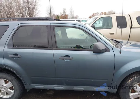 2011 Ford Escape Xlt z USA, uszkodzony, nr VIN 1FMCU9D77BKB66919